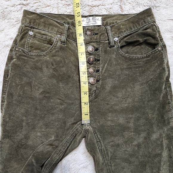 Size 25 Pant Ultra slim Corduroy Olive green color FREE PEOPLE - Picture 11 of 16